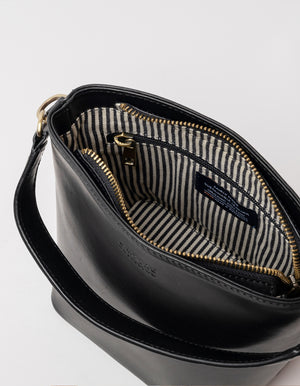 Bobbi Bucket Bag Maxi Black Classic Leather