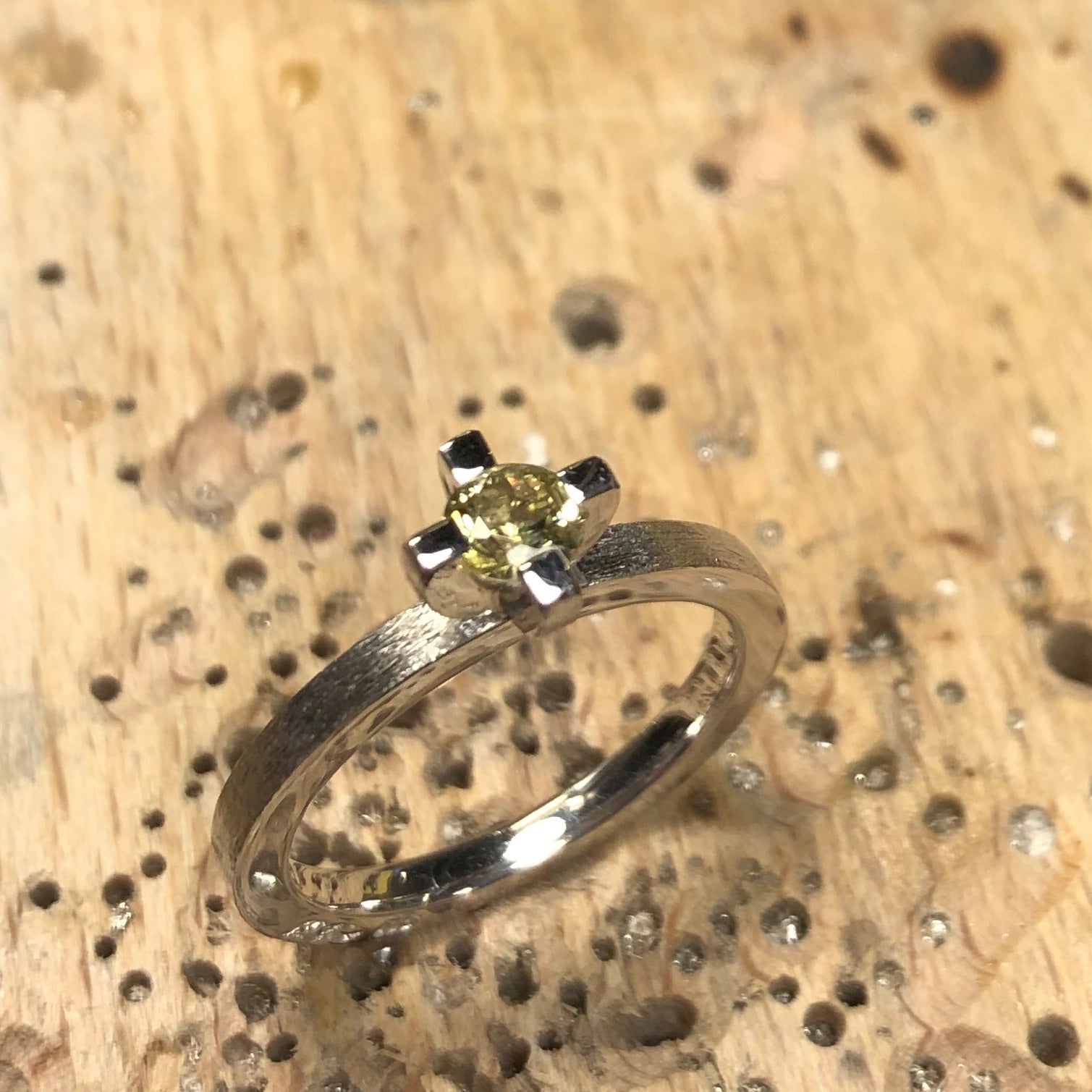 RING R6106
