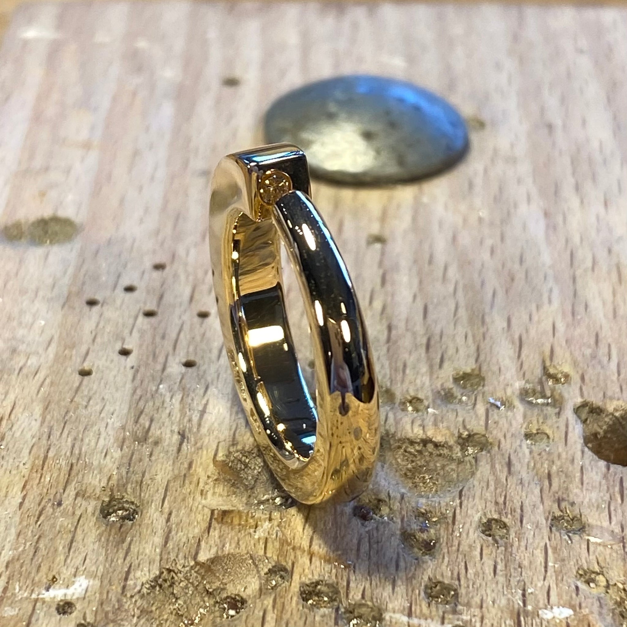 RING R4061